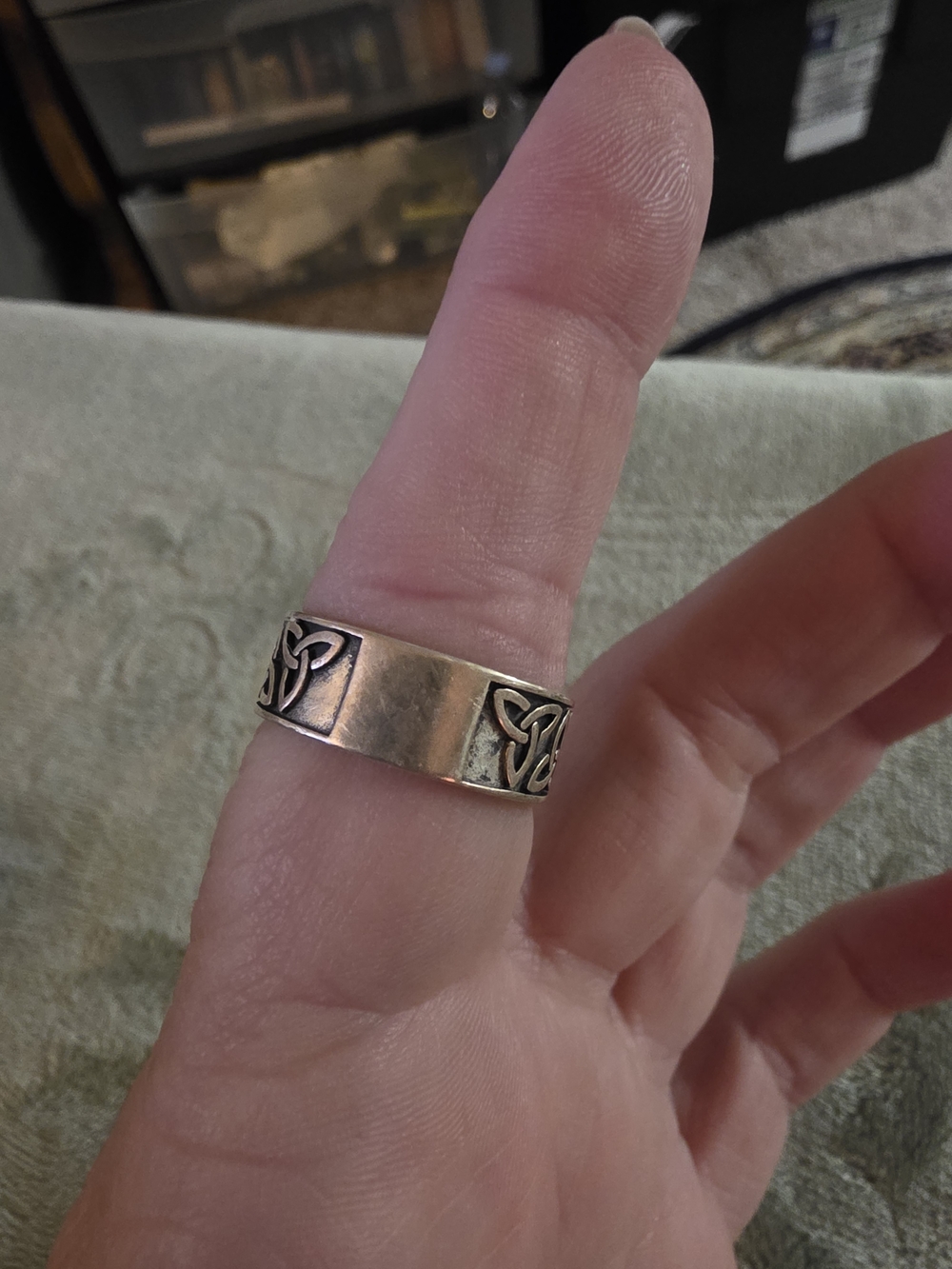 🌞3/$25- Vintage Stainless Celtic Knot Wide Band Ring in Antique🌞 - Picture 2 of 8